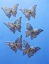 6 stk. flotte metal "sølvfarvede" sommerfugle.